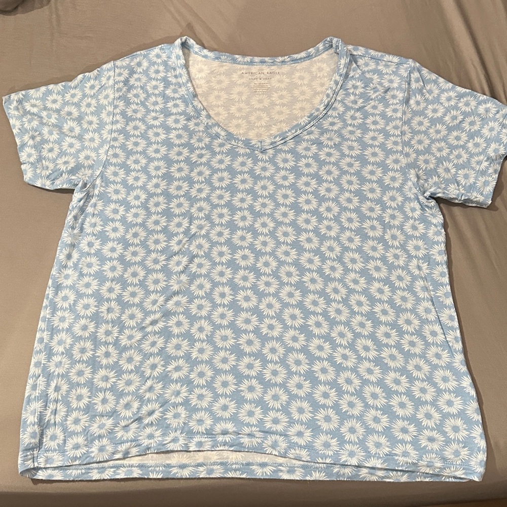 American Eagle Soft & Sexy Blue Floral Top.